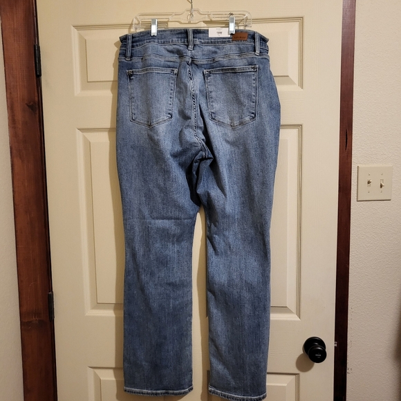 Judy Blue Straight Leg Jeans in Classic Blue - Picture 2 of 5